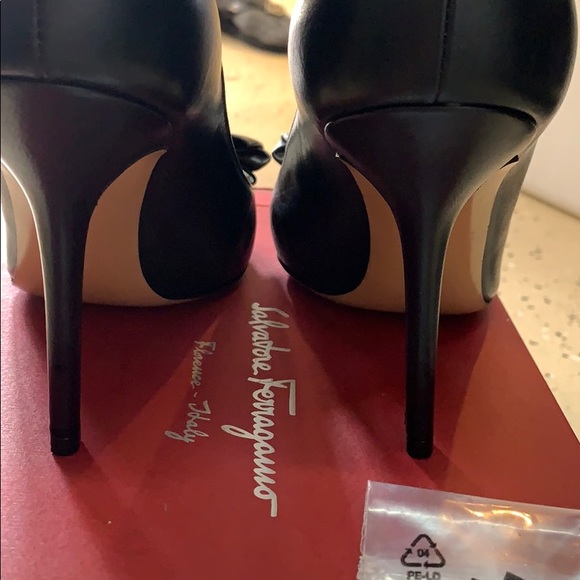 Salvatore ferragamo heels - Picture 6 of 7